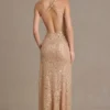 Robe longue asymétrique à une épaule ornée de paillettes Violette, couleur beige doré Robe longue asymétrique à une épaule ornée de paillettes Violette, couleur beige doré