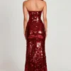 Robe longue bandeau Nottola avec ornements 3D, rouge Robe longue bandeau Nottola avec ornements 3D, rouge