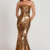 Robe longue bandeau Nottola à ornements 3D, couleur or Robe longue bandeau Nottola à ornements 3D, couleur or