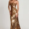 Robe longue bandeau Nottola à ornements 3D, couleur or Robe longue bandeau Nottola à ornements 3D, couleur or
