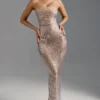 Robe longue bandeau ornée Amaya, couleur amande Robe longue bandeau ornée Amaya, couleur amande