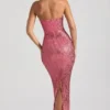 Robe longue bandeau sans bretelles Amaya ornée, couleur pastèque Robe longue bandeau sans bretelles Amaya ornée, couleur pastèque