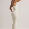 Robe longue à bretelles et encolure dégagée Salma en modal, imprimé floral Robe longue à bretelles et encolure dégagée Salma en modal, imprimé floral