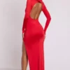Robe longue à capuche et manches longues Desdemona, couleur rouge feu Robe longue à capuche et manches longues Desdemona, couleur rouge feu