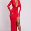 Robe longue à capuche et manches longues Desdemona, couleur rouge feu Robe longue à capuche et manches longues Desdemona, couleur rouge feu