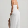 Robe longue caraco froncée Olyssia en blanc Robe longue caraco froncée Olyssia en blanc