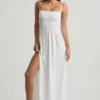 Robe longue caraco froncée Olyssia en blanc Robe longue caraco froncée Olyssia en blanc