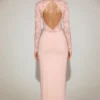 Robe longue Carmina à encolure plongeante festonnée en dentelle, rose Robe longue Carmina à encolure plongeante festonnée en dentelle, rose