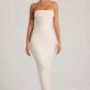 Robe longue à col bénitier et bandeau orné Palermo en blanc Robe longue à col bénitier et bandeau orné Palermo en blanc