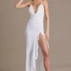 Robe longue à col bénitier et dos nu en mousseline Emmeline, blanche Robe longue à col bénitier et dos nu en mousseline Emmeline, blanche