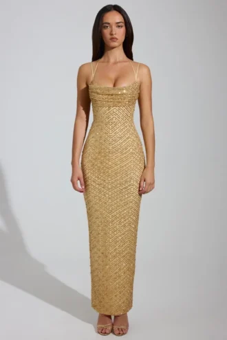Robe longue à col bénitier et ornements Constance, couleur or
