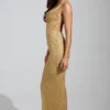Robe longue à col bénitier et ornements Constance, couleur or Robe longue à col bénitier et ornements Constance, couleur or
