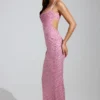 Robe longue à col bénitier et ornements Constance en rose Robe longue à col bénitier et ornements Constance en rose