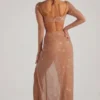 Robe longue à col bénitier ornée Champel, couleur nude Robe longue à col bénitier ornée Champel, couleur nude