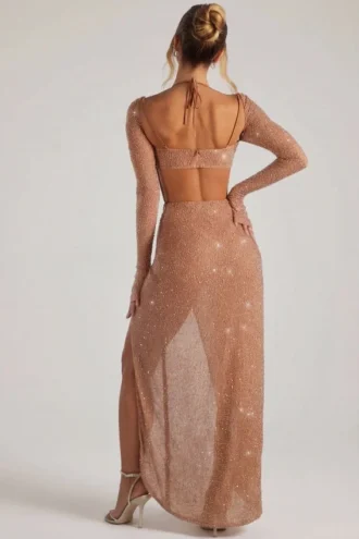 Robe longue à col bénitier ornée Champel, couleur nude