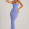 Robe longue à col bénitier ornée Monte Carlo, bleu poudré Robe longue à col bénitier ornée Monte Carlo, bleu poudré