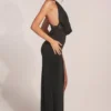 Robe longue à col bénitier Teodora, couleur noir Robe longue à col bénitier Teodora, couleur noir