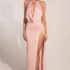 Robe longue à col bénitier Teodora, rose poudré Robe longue à col bénitier Teodora, rose poudré