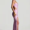Robe longue à découpes et ornements Lucienne, couleur rose pivoine Robe longue à découpes et ornements Lucienne, couleur rose pivoine
