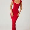 Robe longue Dolcezza à encolure en cœur, rouge Robe longue Dolcezza à encolure en cœur, rouge