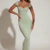 Robe longue Dolcezza à encolure en cœur, vert sauge Robe longue Dolcezza à encolure en cœur, vert sauge