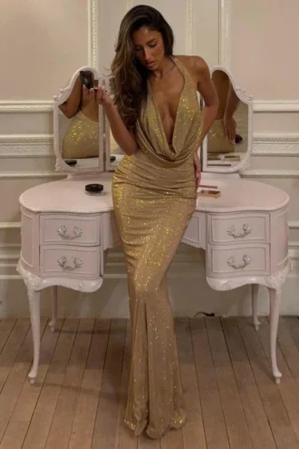 Robe longue dos nu à col bénitier ornée Feyre, couleur or