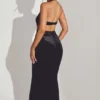 Robe longue à dos nu en velours Adriana, noir jais Robe longue à dos nu en velours Adriana, noir jais