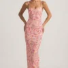 Robe longue dos nu à encolure dégagée et ornements Tavira, rose Robe longue dos nu à encolure dégagée et ornements Tavira, rose