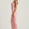 Robe longue dos nu à encolure dégagée et ornements Tavira, rose Robe longue dos nu à encolure dégagée et ornements Tavira, rose