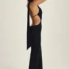 Robe longue à dos nu et découpes avec détail foulard Anneka, en noir Robe longue à dos nu et découpes avec détail foulard Anneka, en noir