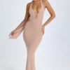 Robe longue à dos nu et découpes avec détails en forme de foulard Anneka, couleur pêche chaud Robe longue à dos nu et découpes avec détails en forme de foulard Anneka, couleur pêche chaud