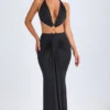 Robe longue à dos nu et découpes avec détails métalliques Omarosa, en noir Robe longue à dos nu et découpes avec détails métalliques Omarosa, en noir