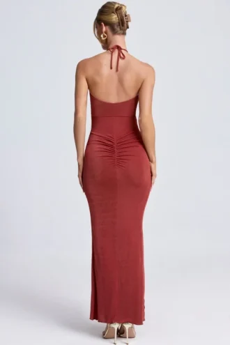 Robe longue à dos nu et découpes « Margot » avec détails métalliques, couleur brun auburn