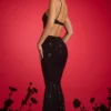 Robe longue à dos nu et découpes ornées Kassie, en noir