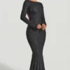 Robe longue à dos nu et ornements Jailene en noir Robe longue à dos nu et ornements Jailene en noir