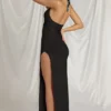 Robe longue à dos nu Indi en noir Robe longue à dos nu Indi en noir