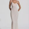 Robe longue dos nu à ornements Duhamel en blanc Robe longue dos nu à ornements Duhamel en blanc