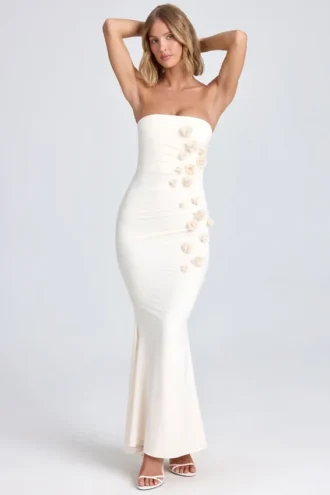 Robe longue drapée à appliqués floraux Aveline, couleur ivoire