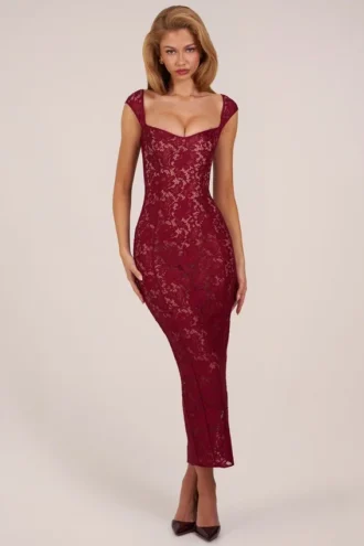 Robe longue Elisa à encolure en cœur, rouge cerise