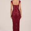 Robe longue Elisa à encolure en cœur, rouge cerise Robe longue Elisa à encolure en cœur, rouge cerise