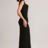 Robe longue Elva en modal, col en cœur et taille drapée, couleur noire Robe longue Elva en modal, col en cœur et taille drapée, couleur noire