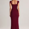 Robe longue Elva en modal à encolure en cœur et taille drapée, couleur vin Robe longue Elva en modal à encolure en cœur et taille drapée, couleur vin