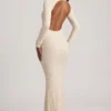 Robe longue en dentelle froncée dos nu Tarini, couleur ivoire Robe longue en dentelle froncée dos nu Tarini, couleur ivoire
