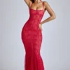 Robe longue en dentelle transparente à traîne en V, couleur rouge cerise Robe longue en dentelle transparente à traîne en V, couleur rouge cerise