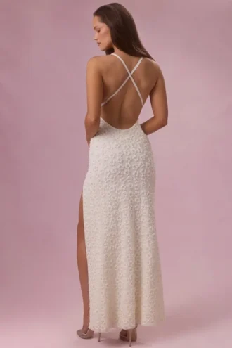 Robe longue à encolure carrée et ornements Celinea en ivoire