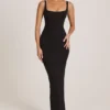 Robe longue à encolure carrée Soreia en modal noir Robe longue à encolure carrée Soreia en modal noir