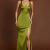 Robe longue à encolure dégagée et dos lacé Vittoria, vert olive Robe longue à encolure dégagée et dos lacé Vittoria, vert olive