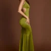 Robe longue à encolure dégagée et dos lacé Vittoria, vert olive Robe longue à encolure dégagée et dos lacé Vittoria, vert olive