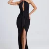 Robe longue à encolure dos nu et découpes Margot avec détails métalliques, en noir Robe longue à encolure dos nu et découpes Margot avec détails métalliques, en noir