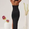 Robe longue à encolure dos nu et découpes Oceane, couleur noire Robe longue à encolure dos nu et découpes Oceane, couleur noire